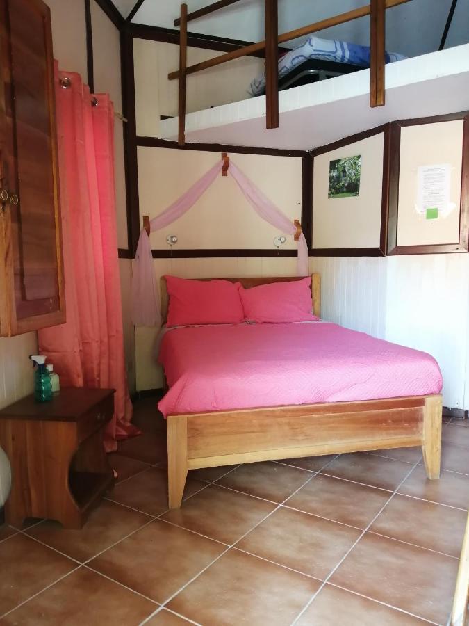 Cabanas Mountain River Lake Inn Nueva California Εξωτερικό φωτογραφία