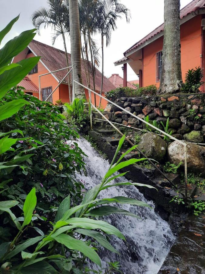 Cabanas Mountain River Lake Inn Nueva California Εξωτερικό φωτογραφία