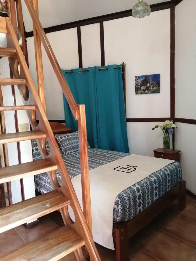 Cabanas Mountain River Lake Inn Nueva California Εξωτερικό φωτογραφία